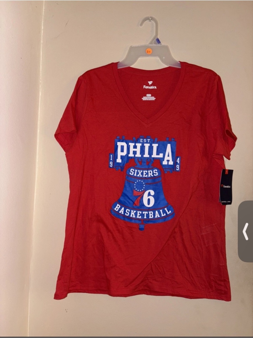 Fanatics Women’s Philadelphia 76ers V Neck Shirt Size Large NWT